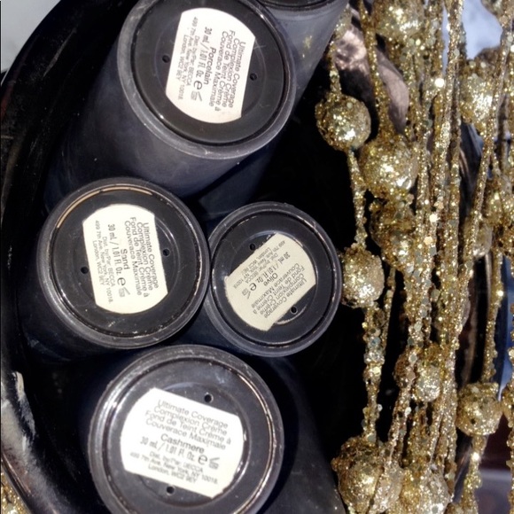 Becca foundation - Picture 3 of 3